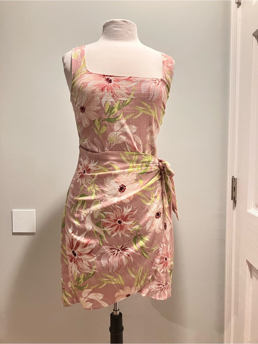 Express Pink Floral Tie-Waist Square Neck Mini Dress